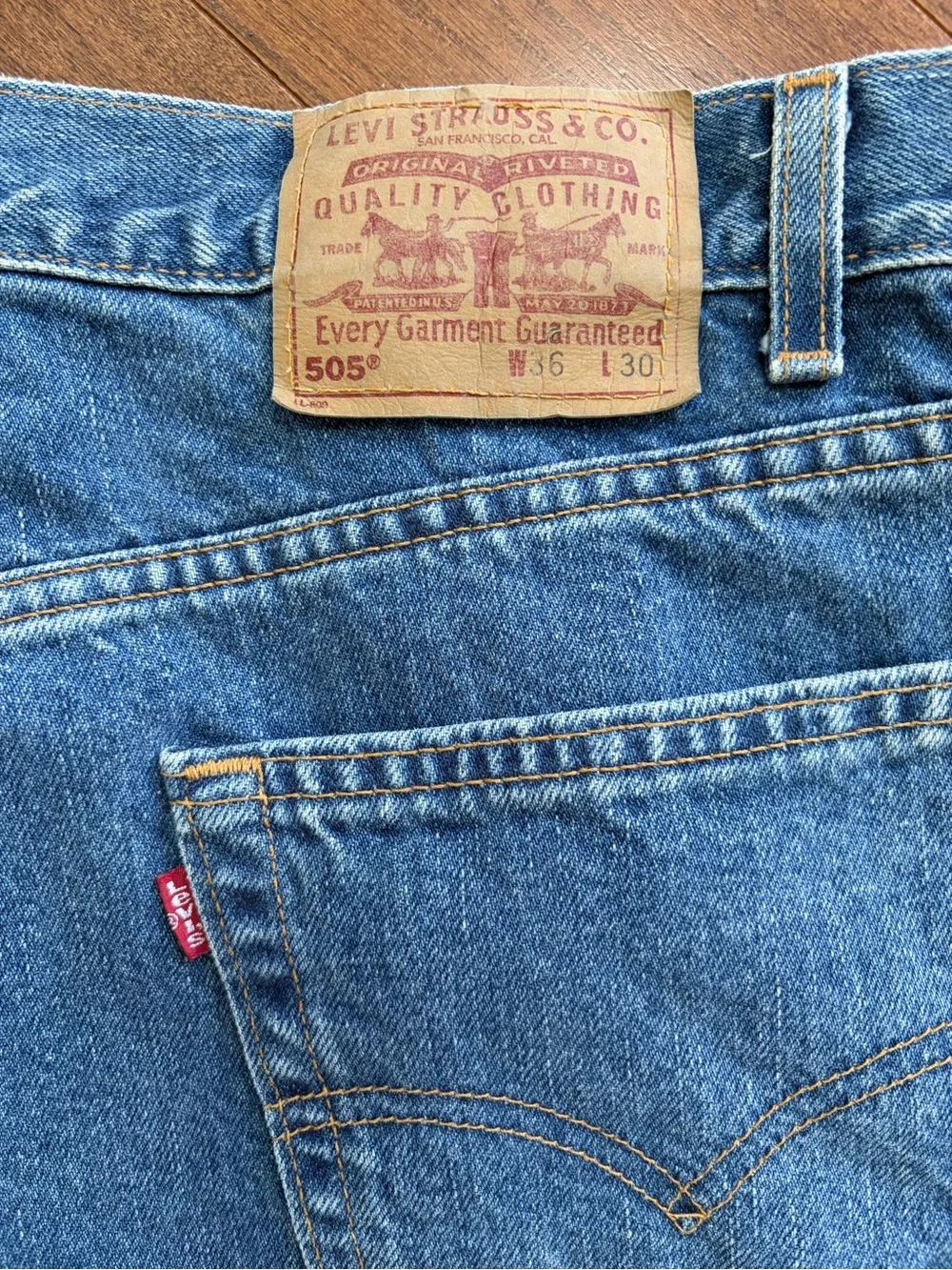 Y2K Vintage Levi’s 505 Straight Leg Jeans – Made in USA 2002 (W34 L29)